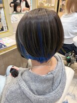 アッシュ 千歳烏山店(Ash) 20代30代大人丸みショートボブ前髪ありインナーカラーブルー