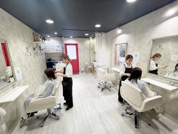 チャーム ヘア リゾート(charm hair resort)の写真/大型店が苦手なあなたへ。マンツーマンの丁寧な施術で、理想の美髪へと導く大人の隠れ家サロン。