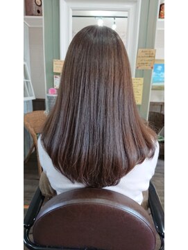 ヘアサロンアンドリラクゼーション マハナ(Hair salon&Relaxation mahana) 艶とくすみを兼ね備えたフォギーベージュで軽やかロング♪