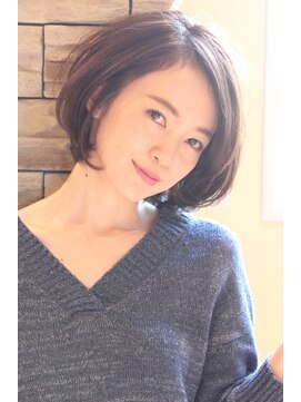 レウナ 外苑前(Reuna) 【３０代・４０代・５０代】大人の女性に人気の耳かけボブ