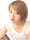 ストレートショートボブxプラチナシルバーで冒険!