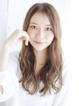 ウル 吉祥寺(ulu) センターパートのナチュラルカールスタイル