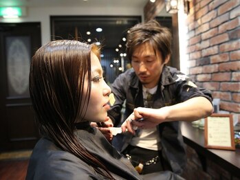 マークス(Hair Design MarkS)の写真/マンツーマン施術で話しやすい環境のため、髪のお悩みや理想のスタイルなど、お気軽にご相談ください！