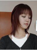 大人気!派手すぎない肌に馴染む赤カラー
