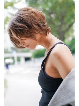 ギークス(GEEKS) 【GEEKS渋谷】くびれショート/ウルフ/20代30代/春夏カラー/小顔