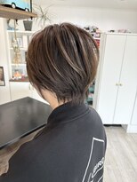 フォクシー(Foxy)&nbsp;20代30代40代大人50代ショート×小顔カット抜け感丸みショート