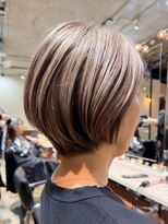 表参道白髪ぼかし上質ナチュラルショートアッシュベージュ50代