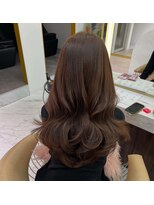 クム(kumu)&nbsp;レイヤーカット/顔まわり/前髪カット/くびれ巻き/名古屋/栄