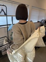 エヌヨンブンノイチ 茅ヶ崎(n1/4)&nbsp;30代40代切りっぱなしボブタッセルボブ顔周りレイヤーオリーブ