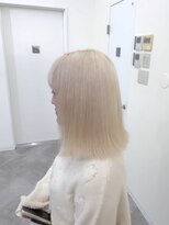 アウラ(AURA) ホワイトブロンド