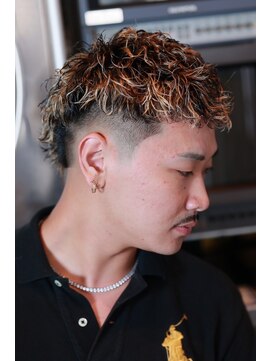 チルチェア 横浜(CHILL CHAIR) ウルフスパイラル×フェード×メッシュ <横浜/バーバー/理容室>