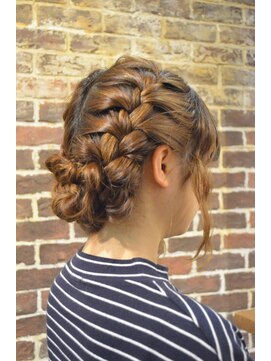 ヘアサロンエム 渋谷店(HAIR SALON M) レトロ風☆編みこみヘア