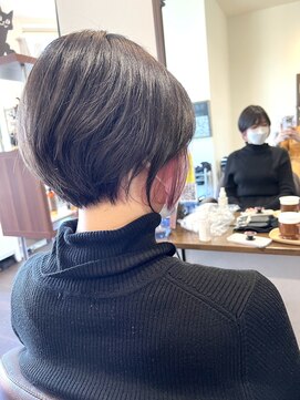 ヘアストーリー リズム(hair story r ism) 頭と首をキレイに魅せる、丸みみ冬ショート♪30代40代50代