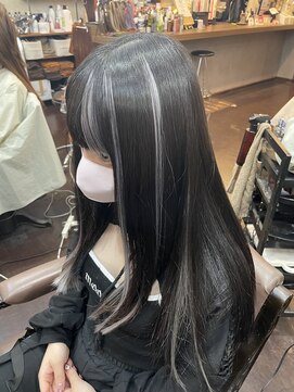 ディー エメ(D-aimer-) 黒髪ベースへ　シルバー系ハイライトメッシュエクステ