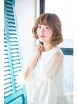 ステージ(STAGE) ペールベージュセクションカラーグラデーションカラー外ハネボブ