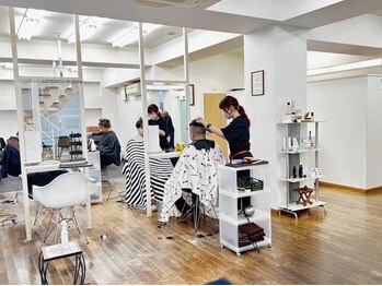 メンズヘアサロン トーキョー(Men's hair salon TOKYO.)の写真/老若男女、幅広い年齢層から支持されるアットホームなサロン♪一人一人に合わせたスタイルをご提案！