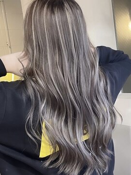 リア(riah) ハイライト/デザインカラー/コテ巻き/ロング