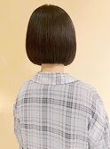 シンプルでミニマルなボブ/アッシュブラック