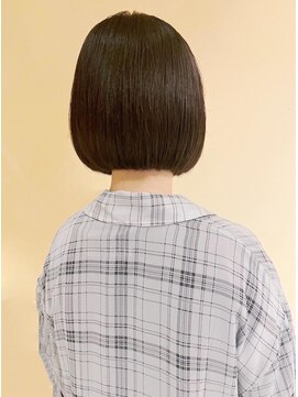 トップヘアー アヴェニュー 刈谷(TOPHAIR Avenue) シンプルでミニマルなボブ/アッシュブラック
