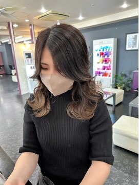 アイズ 渋沢(AIZU) 白髪ぼかしカラー ブリーチ