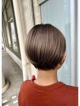 デュールイースト(Duul East) ショートレイヤーボブ