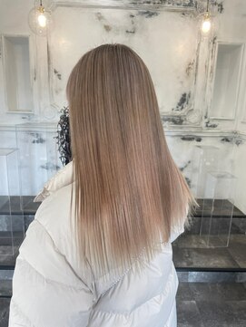 カムジーヘッドカミノウラ(COMEGHEAD KAMINOURA) 上乃裏ショートボブくびれショートイルミナカラー顔周りレイヤー