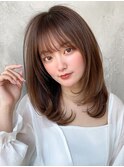 20代に人気!顔周りの後れ毛がかわいいシャギーレイヤーロング
