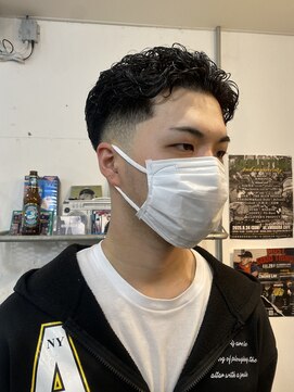 グッドプレイスアンドシング(Good Place&thing) メンズカットフェードスキンフェード極道パーマ