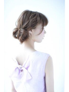 アティック ヘアーデザインアンドリラクゼーション(attic hair design&relaxation) オトナ可愛いまとめ髪