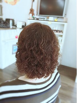 楽流頭 オブヘアー(of hair) ナチュラルスパイラルパーマ