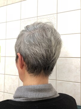 ヘアーアンドメイクガク(Hair&Make GAKU) プラチナショート