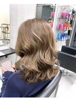 ステアケース 武蔵小杉店(stair:case)&nbsp;白髪ぼかしハイライトミディアムヘア20代30代40代