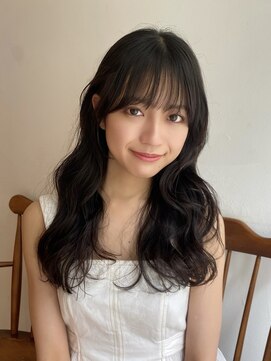 ガーランド (Garland) 大人かわいいふわっとロングレイヤーカット/シースルー前髪