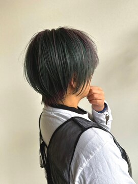 ヘアサロン セロ(Hair Salon SERO) 前下がりショート/ダークグリーン×ピンクパープル