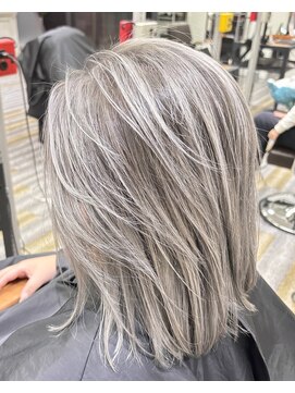 アフューズバイストゥー(Vfuse by StueW) デザインを楽しむバレイヤージュ/ハイライト/ブリーチ/カラー