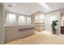 タヤ アトレ四谷店(TAYA)の雰囲気（各種ヘアケア商品の取り扱いもございます。）