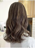 ミディアム/ハイライト/ホワイトグレージュ/チェリーブラウン
