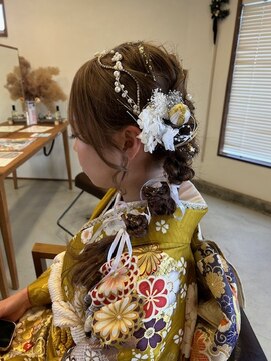 ツキ(TSUKI) サイド編み下ろしアレンジ