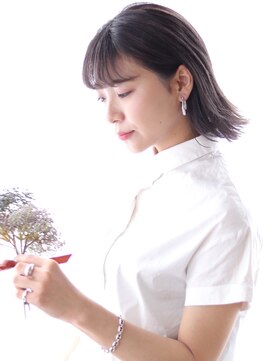 マルシェ(marche) ラベンダーアッシュ×耳かけ切りっぱなしボブ