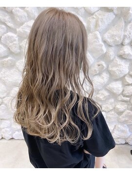 モアナ バイ ヘッドライト 沖縄東崎店(Moana by HEADLIGHT) Moana【東崎】#アッシュベージュ#パーマ#ハイトーン