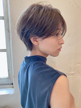 ベル 新宿(Belle) センターパート　短すぎない大人ショート【新宿】