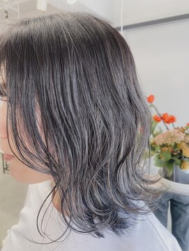 ユッカ エハ 豊中(YUCCA eha) 【eha 山本】大人可愛いくびれセミディ_インナーブルー