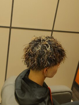 ラシンバン オム(LashinVan HOMME) ツイストスパイラルパーマ　ブリーチメッシュカラー