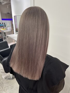 エイト 神戸三宮店(EIGHT) ホワイトグレージュ