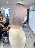 ホワイトアッシュブロンド抜きっぱなしブリーチ