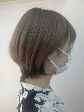 ヘアアートヒサ(HAIR ART hisa) 「RYOKO」 30代～40代    アッシュベージュ×ショート