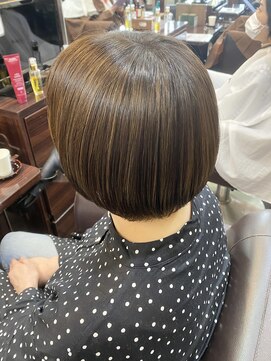 キャラ 池袋本店(CHARA) 白髪をぼかせるハイライトカラー◎アッシュ【池袋/ボブ】