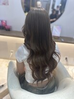 ラビス クローバー(Lovis clover)&nbsp;魅力倍増カール/セミディ/シアーカラー/ダークアッシュ/姫カット