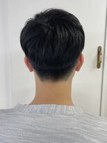 タヴィ(Tavi) ナチュラルな刈り上げツーブロックヘア/メンズ/メンズカット
