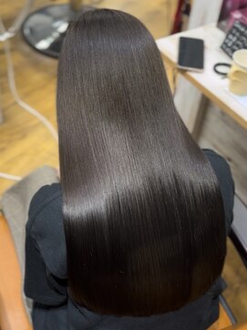 アウラ 近鉄八尾駅前店(Aura) レイヤーカット×イルミナカラー×UPTOGLOSS髪質改善  近鉄八尾